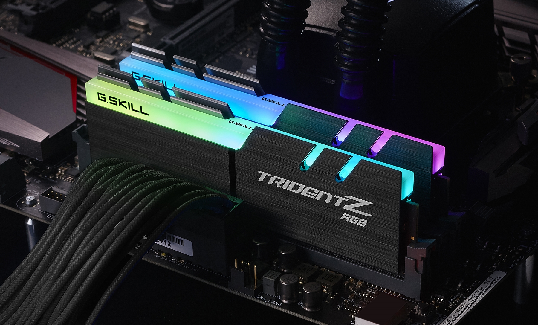メモリー G.SKILL TRIDENT Z RGB 32GB DDR4 2400MHz G.SKILL TridentZ Neo RGB 32GB (2x16GB) 3600 MHz *CL14* (B-Die
