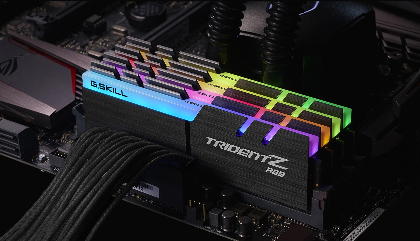 32GB G.Skill DDR4 TridentZ RGB 4000Mhz PC4-32000 CL17 1.35V Quad